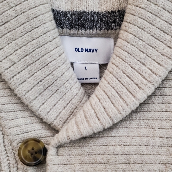 Men's Old Navy Pullover Sweater - Picture 3 of 9